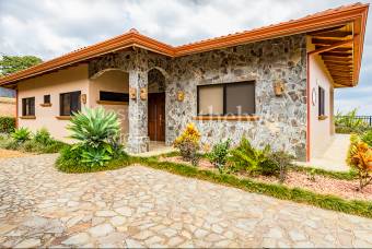 Casa Cenízaro, Residencias Oro Monte
