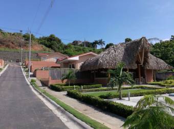 TERRAQUEA Su futura casa de playa, hágala a su gusto.¡¡¡ en Jaco a 1 km de la playa