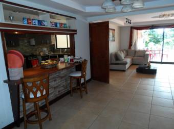 Amplia y espaciosa casa para vivir con su familia en Moravia. Cg 19-999