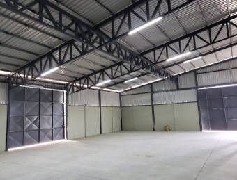 Rent warehouse 250m2 in La Guácima de Alajuela.