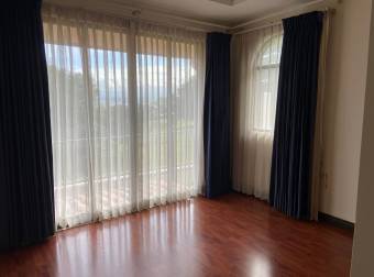 Venta de Casa en San Rafael de Escazú. 21-271a