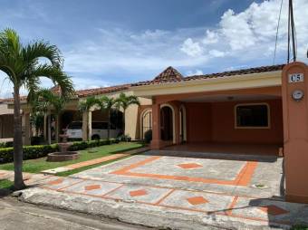 CG-20-438.  Exclusiva y Espectacular  Casa  en HerediaSanJoaquinFlores.  En Venta 