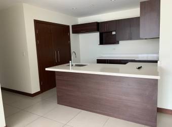 Venta apto ubicado en San José, Sabana, Condominio Torre Roble Sabana