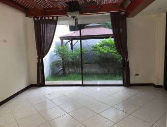 Venta de casa ubicada en San José, Escazú; Condominio El Cortijo