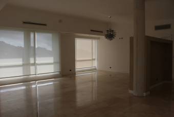 Venta de Penthouse ubicado en San José, Escazú, Condominio Torres del Country