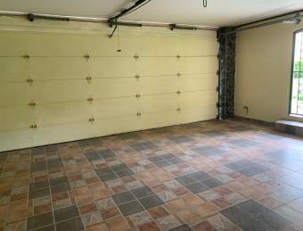 Venta de casa ubicada en Pinares de Curridabat