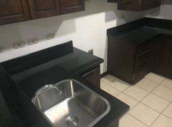 Alquiler de Apartamento en Escazú . 21-43a