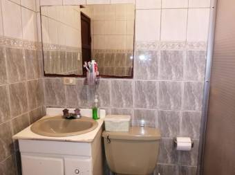 Venta de casa ubicada en San José, Calle Fallas, Desamparados