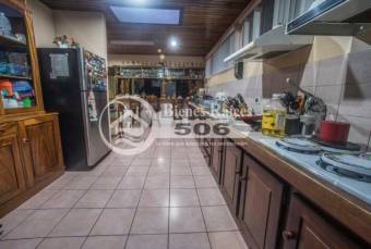 Vendo casa con apartamento en San Francisco Heredia #1557