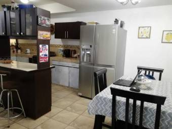 Moderna casa en Venta,  SanAntonio            CG-22-584