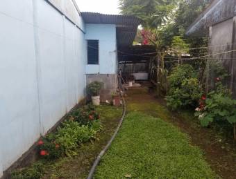 Bonita casa en Venta,  Guapiles Centro         CG-21-2095