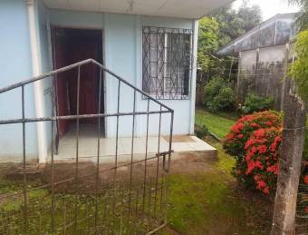 Bonita casa en Venta,  Guapiles Centro         CG-21-2095