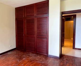 Apartment in condominium in Bello Horizonte, Escazú. Well adjudicated bank.