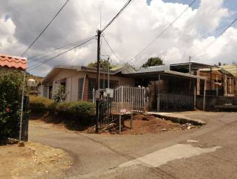 Comoda y Amplia casa en Venta,    CartagoCorralillo         CG-22-593