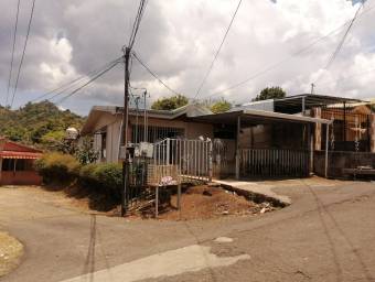 Comoda y Amplia casa en Venta,    CartagoCorralillo         CG-22-593