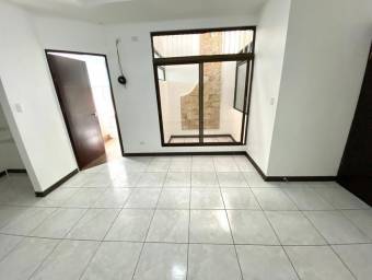 Se vende casa en Heredia, cercana al mall oxigeno