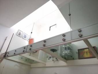 Se vende bella casa en Santa Ana, en lindo condominio 22-1616