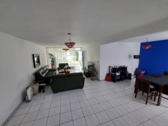 Se vende espectacular casa amplia en Escazu 22-342