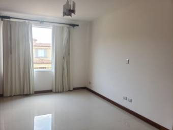 Se vende hermosa casa ubicada en zona de alta plusvalia. 20-1037