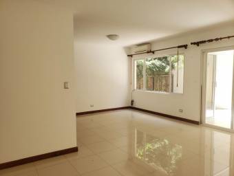 Se vende hermosa casa ubicada en zona de alta plusvalia. 20-1037