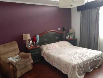 Se vende presiosa casa en Escazu. 21-949