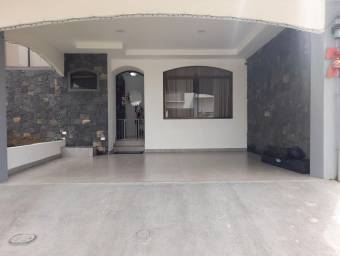 Se vende maravillosa casa en exclusivo condominio, en el Coyol, Alajuela.22-998