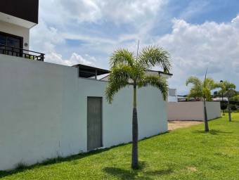 Se vende hermosa casa en condominio privado en el Coyol, Alajuela 21-2345