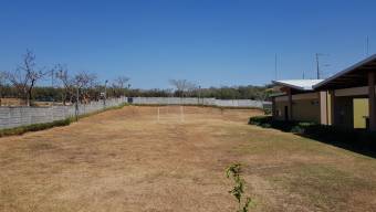 Se vende excelente casa, rodeada de zonas verdes en La Guacima, Alajuela 22-686