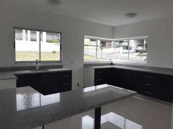 Se vende hermosa casa en Rio Segundo,Alajuela 22-755.