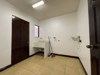 Se vende espectacular casa ubicada en Condominio de lujo.22-853