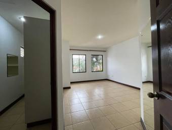 Se vende espectacular casa ubicada en Condominio de lujo.22-853