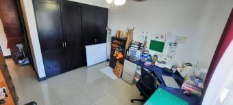 Se vende casa en Heredia. 22-421