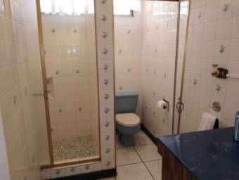 Casa en Venta en Santa Ana, San José. RAH 23-1465