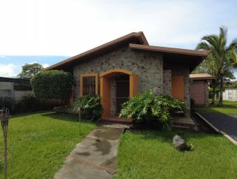 Casa en Venta en Santa Ana, San José. RAH 23-1462