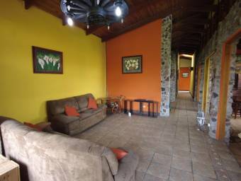 Casa en Venta en Santa Ana, San José. RAH 23-1462