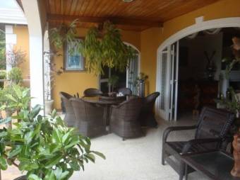 Moderna y Preciosa casa con Amplio terreno en SanRafaelEscazu, Venta   CG-20-1743