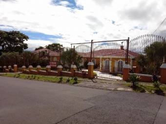 Moderna y Preciosa casa con Amplio terreno en SanRafaelEscazu, Venta   CG-20-1743