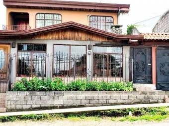 Casa en Venta en San Isidro, Heredia. RAH 22-732