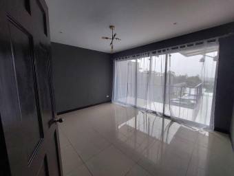 Casa en Venta en San Isidro, Heredia. RAH 23-1154