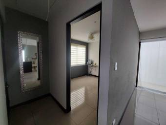 Casa en Venta en San Isidro, Heredia. RAH 23-1154