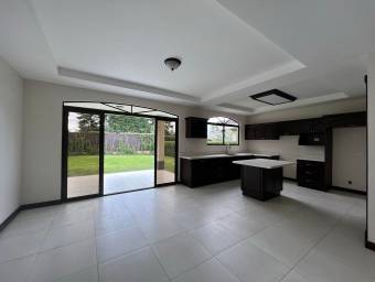 Casa en Venta en San Isidro, Heredia. RAH 23-1170