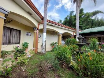 Casa en Venta en San Isidro, Heredia. RAH 23-826