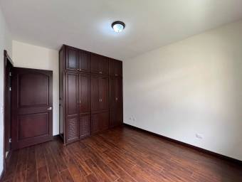 Casa en Venta en San Isidro, Heredia. RAH 23-26