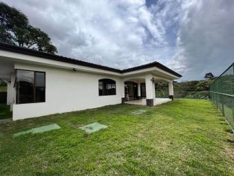 Casa en Venta en San Isidro, Heredia. RAH 23-26