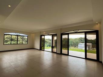 Casa en Venta en San Isidro, Heredia. RAH 23-26