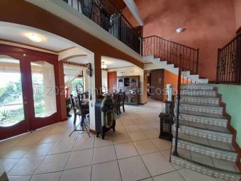 Casa en Venta en San Isidro, Heredia. RAH 22-2180