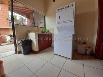 Casa en Venta en San Isidro, Heredia. RAH 22-2180