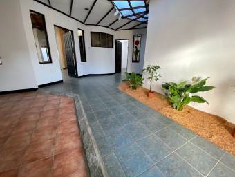 Casa en Venta en Curridabat, San José. RAH 23-1647