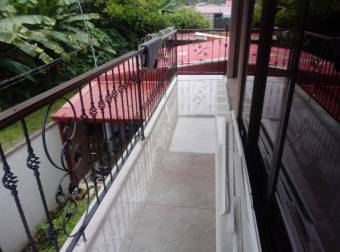 Moderna casa de 2 Niveles en Guapiles Centro, Venta   CG-20-1534