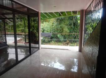 Moderna casa de 2 Niveles en Guapiles Centro, Venta   CG-20-1534